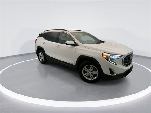 Used 2020 GMC Terrain SLE w/ Driver Convenience Package image 6