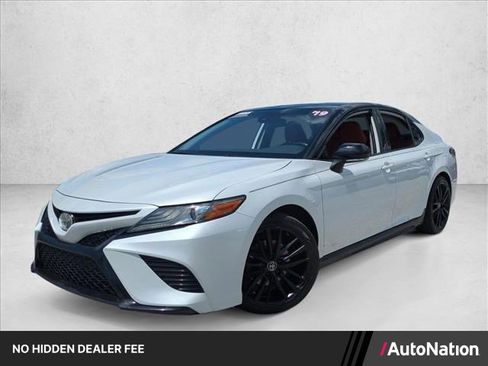Used 2019 Toyota Camry XSE FWD image 1