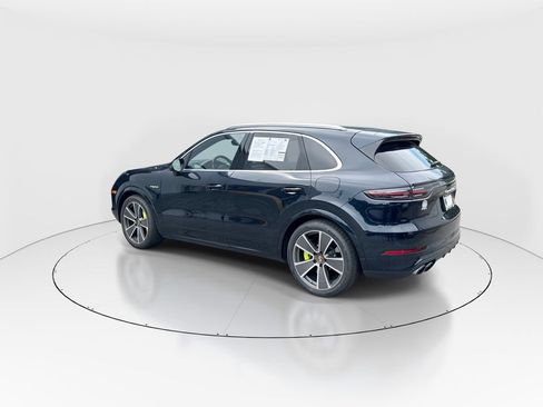 Used 2023 Porsche Cayenne Turbo S AWD/4WD image 6