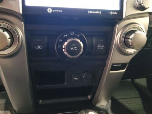 Used 2020 Toyota 4Runner SR5 AWD/4WD image 32