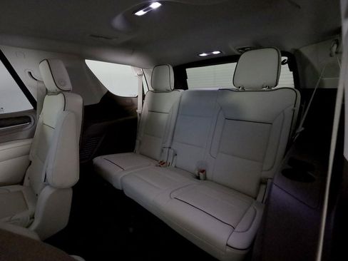 Used 2021 GMC Yukon Denali w/ Denali Premium Package image 16