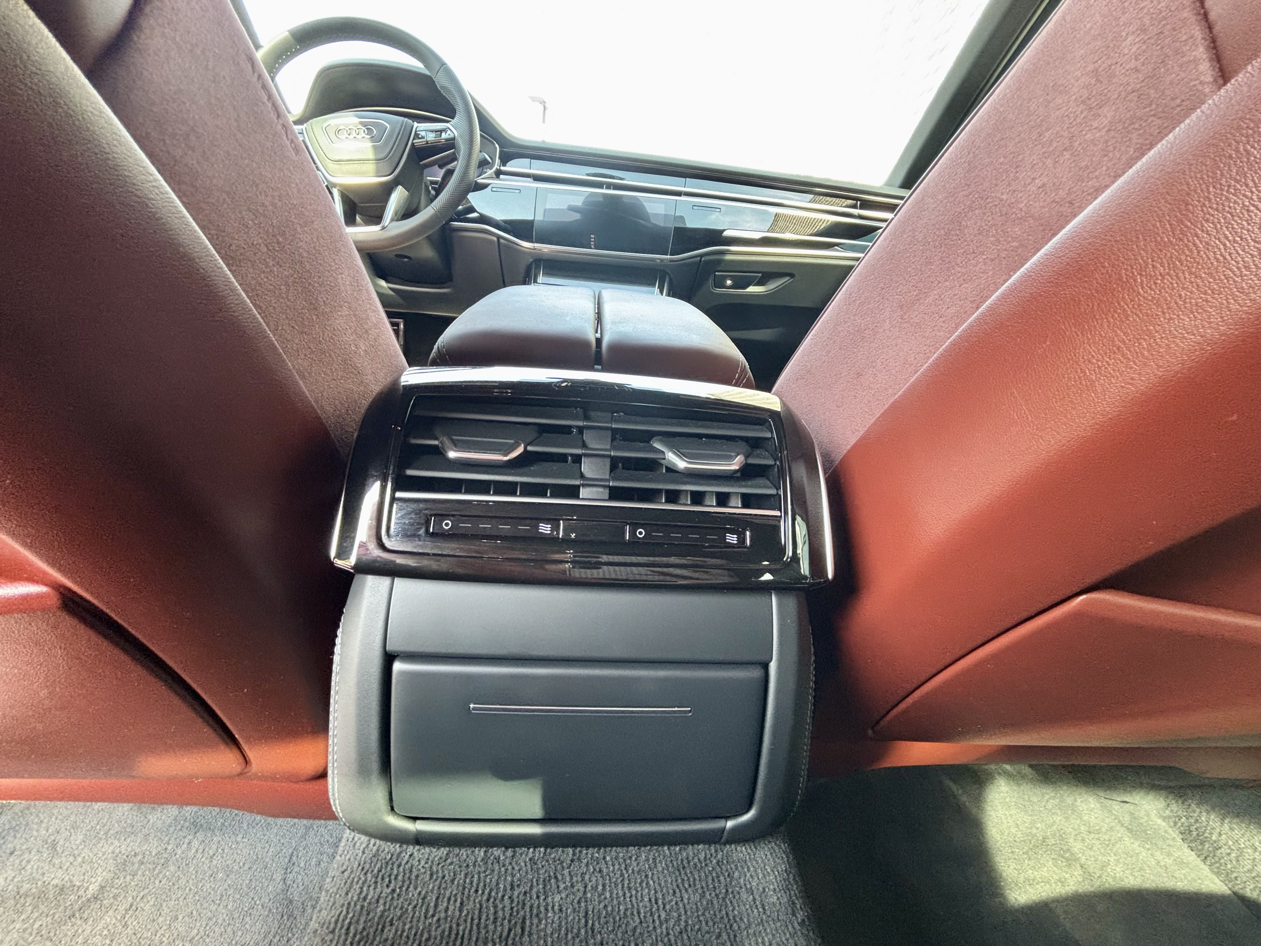 Used 2023 Audi S8 AWD/4WD image 10