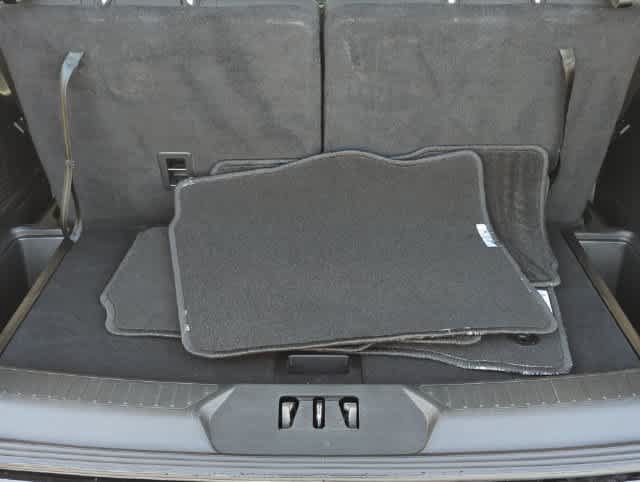 Used 2023 Ford Explorer XLT AWD/4WD image 35