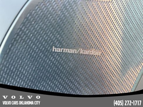 Certified 2023 Volvo XC60 B5 Ultimate w/ Climate Package image 13