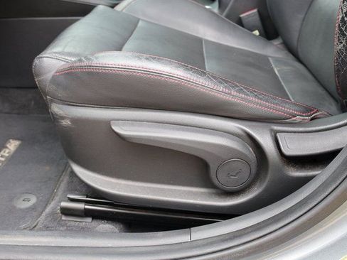 Used 2018 Hyundai Elantra Sport w/ Sport Premium Package 03 FWD image 32