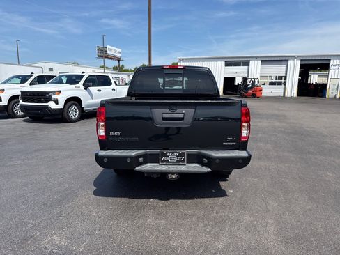 Used 2019 Nissan Frontier SV w/ Value Truck Package RWD image 4