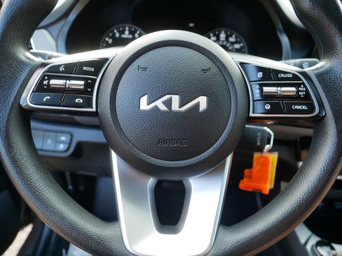 Used 2023 Kia Seltos LX AWD/4WD image 25