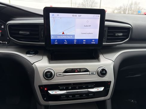 Used 2022 Ford Explorer XLT w/ Equipment Group 202A image 25