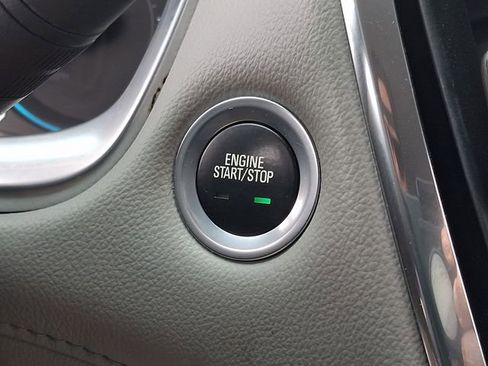 Used 2018 Chevrolet Traverse LT FWD image 29
