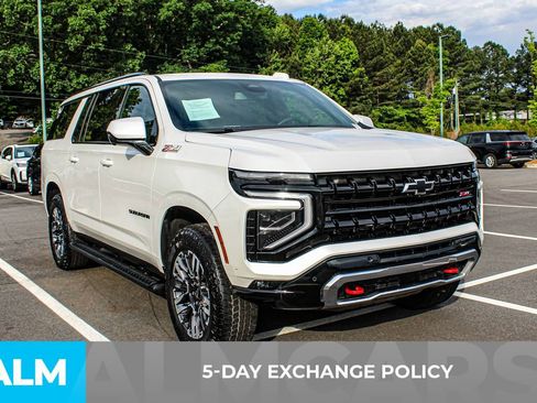 Used 2025 Chevrolet Suburban Z71 AWD/4WD image 4