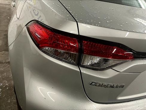 Used 2023 Toyota Corolla LE image 32