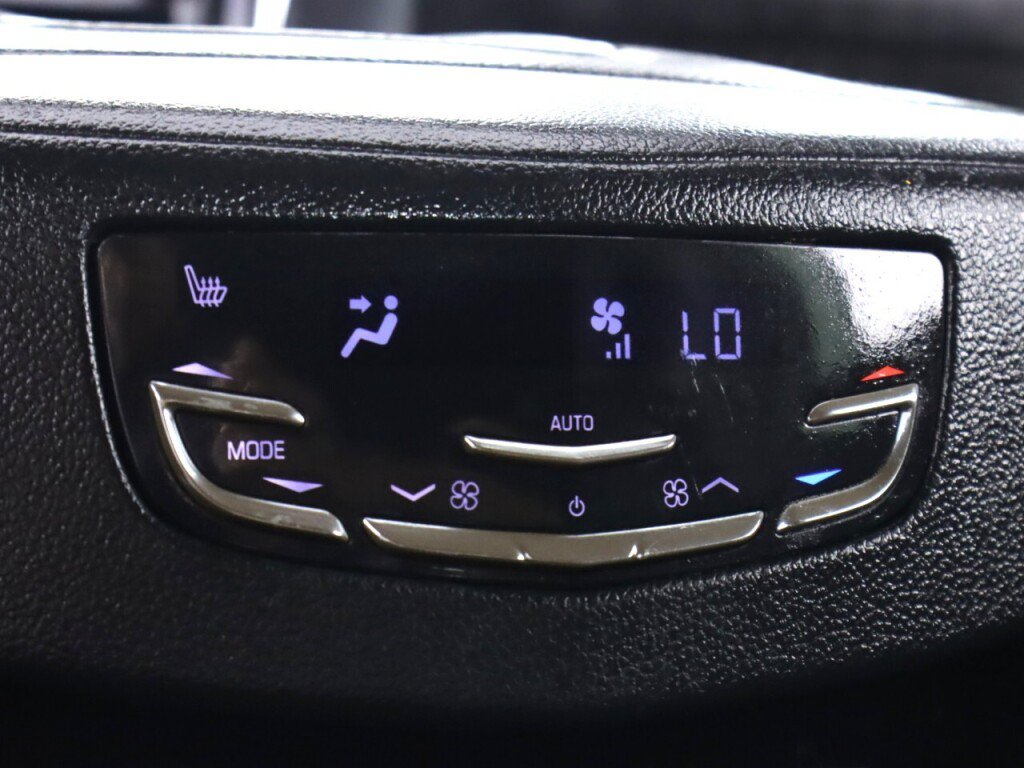 Used 2016 Cadillac Escalade ESV Platinum AWD/4WD image 35