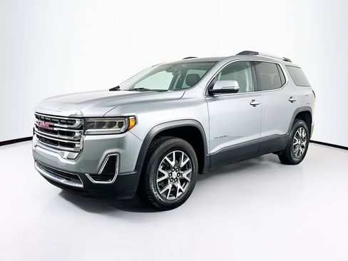 Used 2023 GMC Acadia SLE w/ Driver Convenience Package image 3