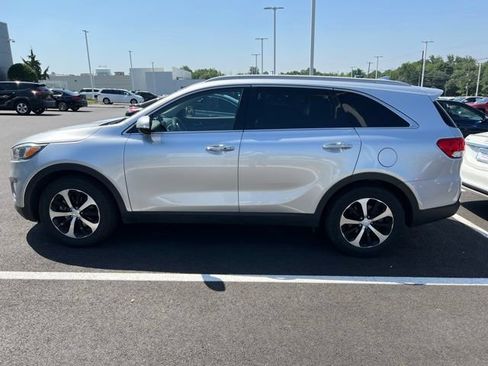 Used 2018 Kia Sorento EX FWD image 6
