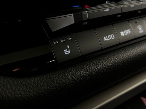 Certified 2025 Toyota Sequoia SR5 image 21