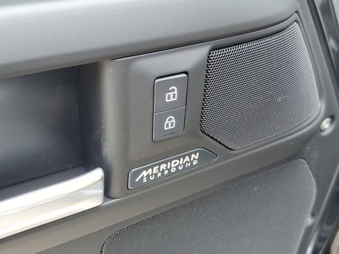 New 2026 Land Rover Defender 130 X-Dynamic SE AWD/4WD image 10