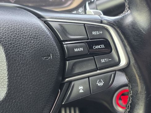 Used 2018 Honda Accord Sport image 12