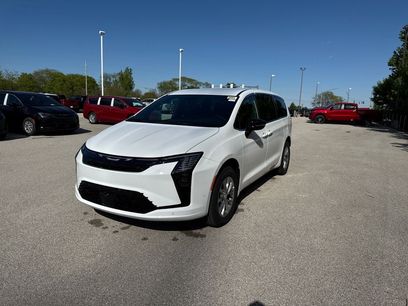 New 2027 Chrysler Pacifica Select