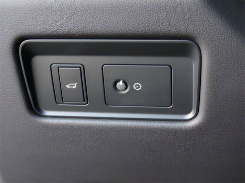 Used 2025 Jaguar F-PACE R-Dynamic S image 47