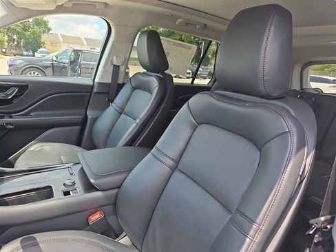 New 2025 Lincoln Aviator 2WD w/ Equipment Group 101A image 17