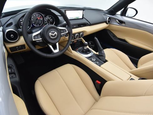 New 2026 MAZDA MX-5 Miata RF Grand Touring w/ Weather Package RWD image 31
