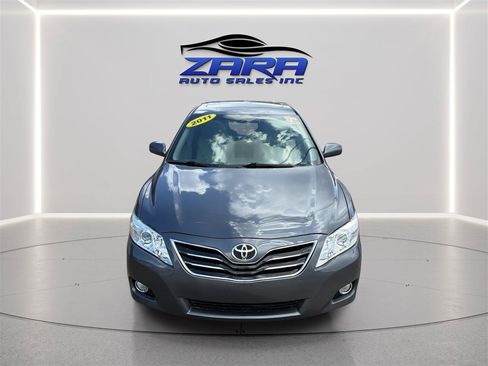 Used 2011 Toyota Camry XLE w/ SE/XLE Extra-Value Pkg FWD image 10