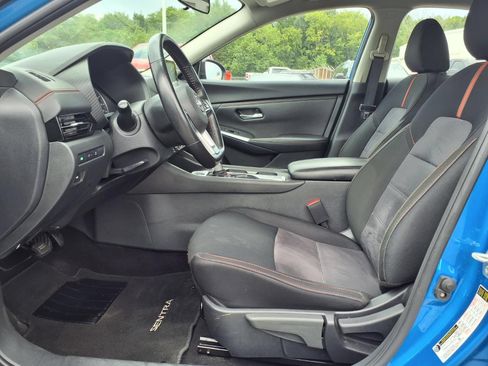 Used 2025 Nissan Sentra SR w/ Midnight Edition FWD image 17