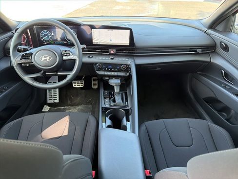 New 2025 Hyundai Elantra SEL FWD image 15