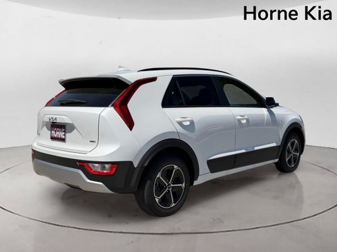 New 2026 Kia Niro LX FWD image 4