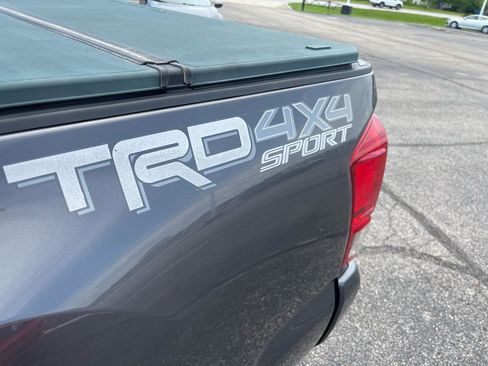 Used 2017 Toyota Tacoma TRD Sport w/ Tow Package (A/T) AWD/4WD image 61