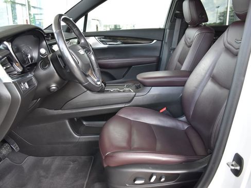 Used 2020 Cadillac XT6 Premium Luxury FWD image 4