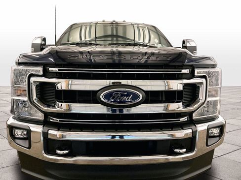Used 2022 Ford F350 XLT w/ XLT Premium Package AWD/4WD image 3