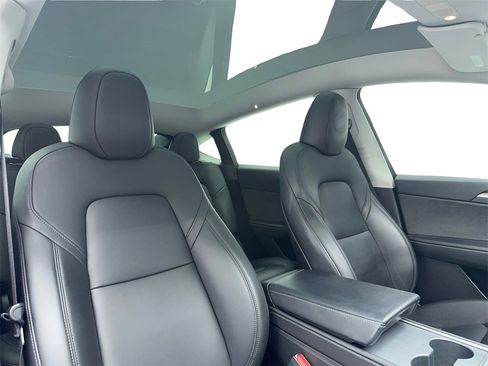Used 2023 Tesla Model Y Long Range image 45