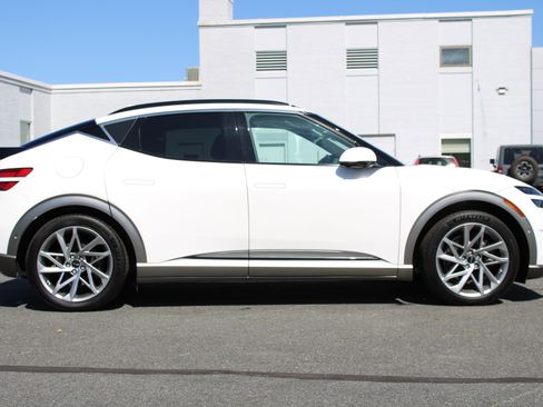 Used 2023 Genesis GV60 Advanced AWD/4WD image 5