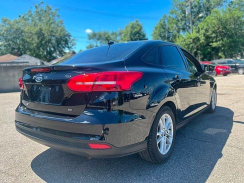 Used 2017 Ford Focus SE w/ Cold Weather Package FWD image 5