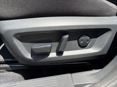 Used 2025 Nissan Rogue SV FWD image 22