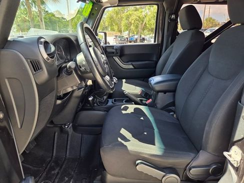 Certified 2018 Jeep Wrangler Sport AWD/4WD image 13