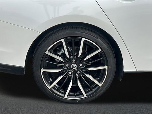 Used 2023 Honda Accord Touring image 5