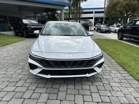 Used 2025 Hyundai Elantra SEL FWD image 18