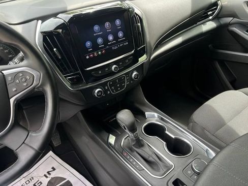 Used 2023 Chevrolet Traverse LT AWD/4WD image 37