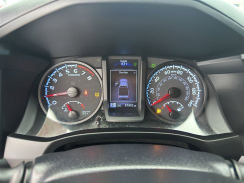 Used 2020 Toyota Tacoma SR w/ SX Package image 18