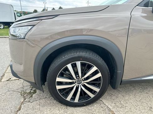 Used 2023 Nissan Pathfinder Platinum AWD/4WD image 37