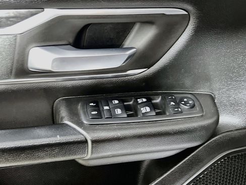 Used 2019 RAM 1500 Big Horn AWD/4WD image 17