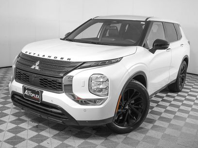 Used 2023 Mitsubishi Outlander SE