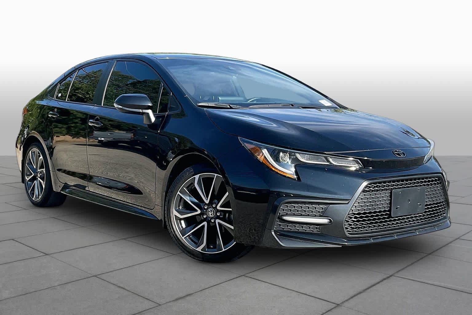 Used 2022 Toyota Corolla SE FWD image 3