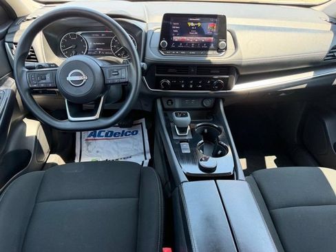 Used 2024 Nissan Rogue S AWD/4WD image 8