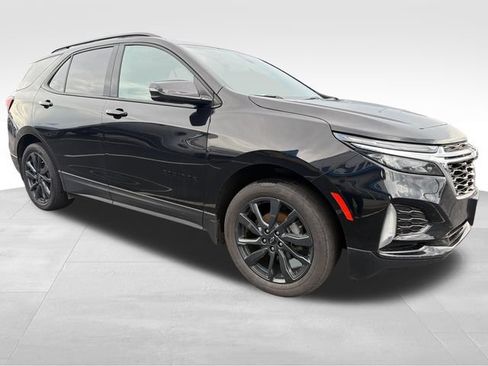 Used 2023 Chevrolet Equinox RS w/ RS Leather Package AWD/4WD image 9