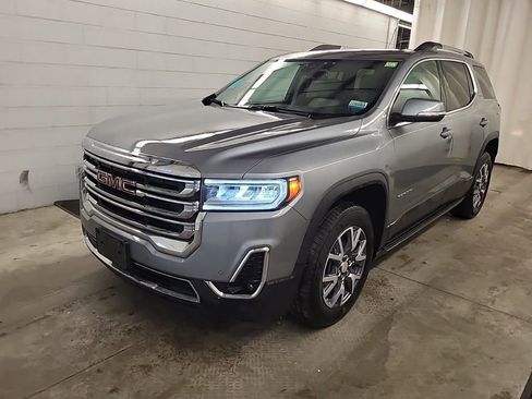 Used 2023 GMC Acadia SLT w/ Preferred Package image 2