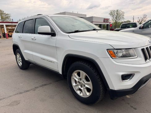 Used 2015 Jeep Grand Cherokee Laredo AWD/4WD image 12