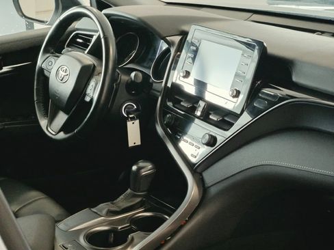 Used 2023 Toyota Camry SE FWD image 8